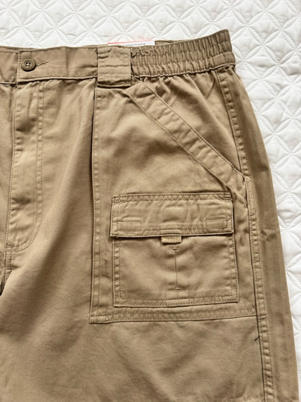 NWT St. John's Bay 100% Cotton Tan Hiking Cargo 7" Inseam Shorts Size 44 - Picture 3 of 13